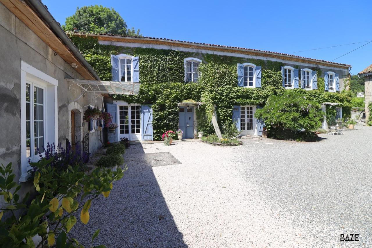 Centre De Bien-Etre Et Ses Chambres D'Hote Villeneuve-de-Rivière 外观 照片