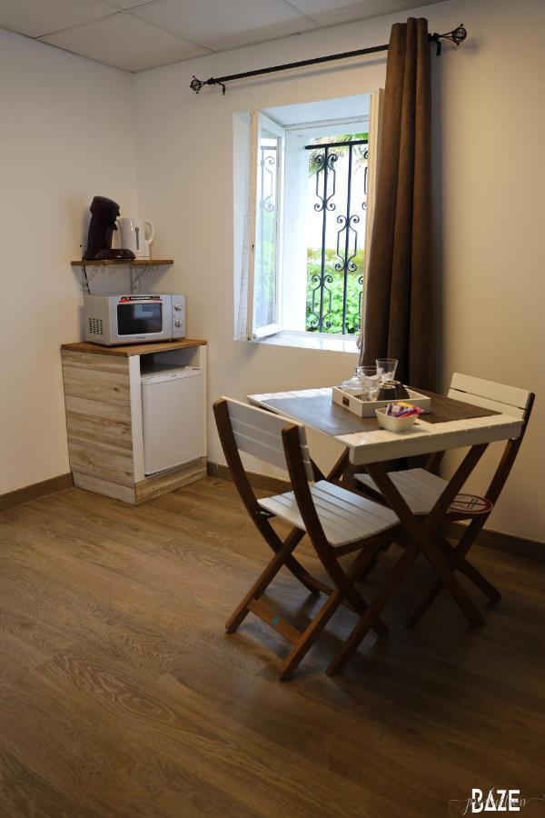 Centre De Bien-Etre Et Ses Chambres D'Hote Villeneuve-de-Rivière 外观 照片
