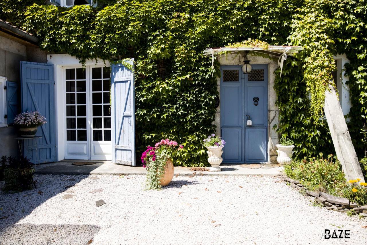Centre De Bien-Etre Et Ses Chambres D'Hote Villeneuve-de-Rivière 外观 照片