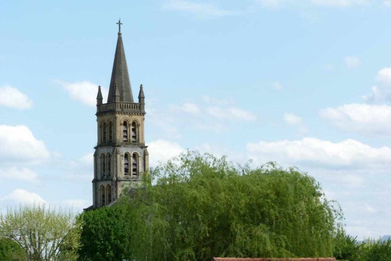 Centre De Bien-Etre Et Ses Chambres D'Hote Villeneuve-de-Rivière 外观 照片